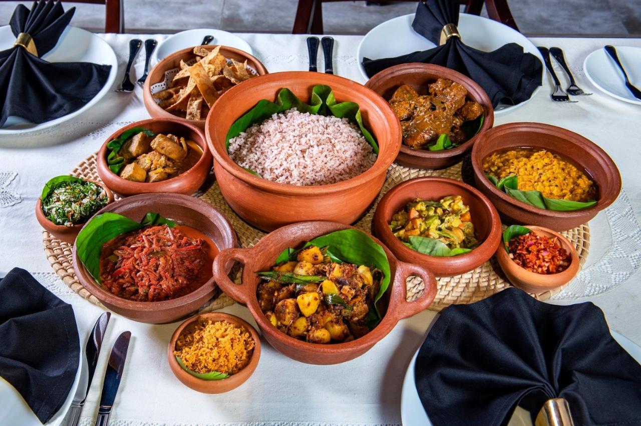 폭스 칸디 바이 폭스 리조트 캔디 외부 사진 Sri Lankan cuisine